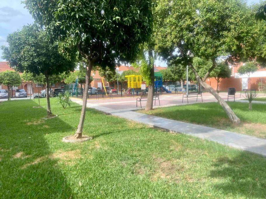 Casa Fibes - Congresos Parking Y Alberca Villa Sevilla Dış mekan fotoğraf
